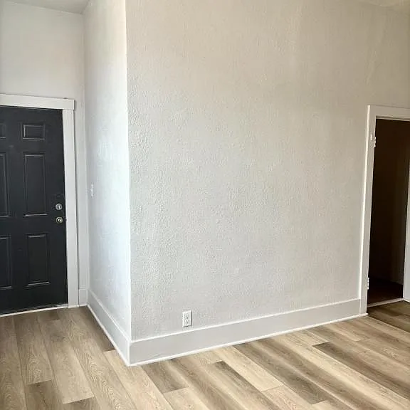 404 E Bond St #9 — Photo 13