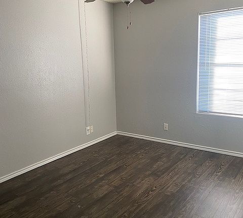 4th image of 1709 W Schunior Rd #908