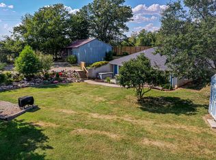 216 Country Meadows Rd, Highlandville, MO 65669