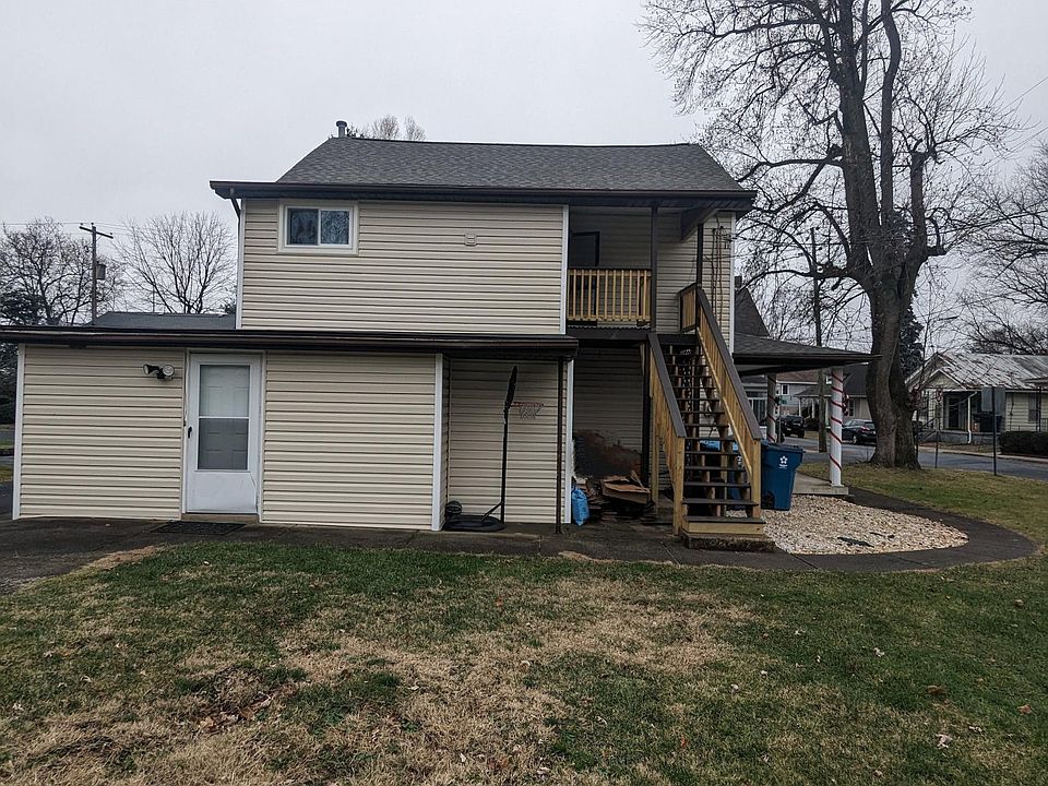 Entrance leading up to Unit 2