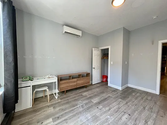 Rented by Compass | media 10