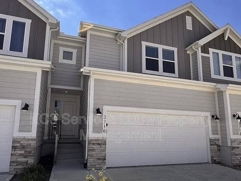 3716 SW Maryville Pl — Photo 1