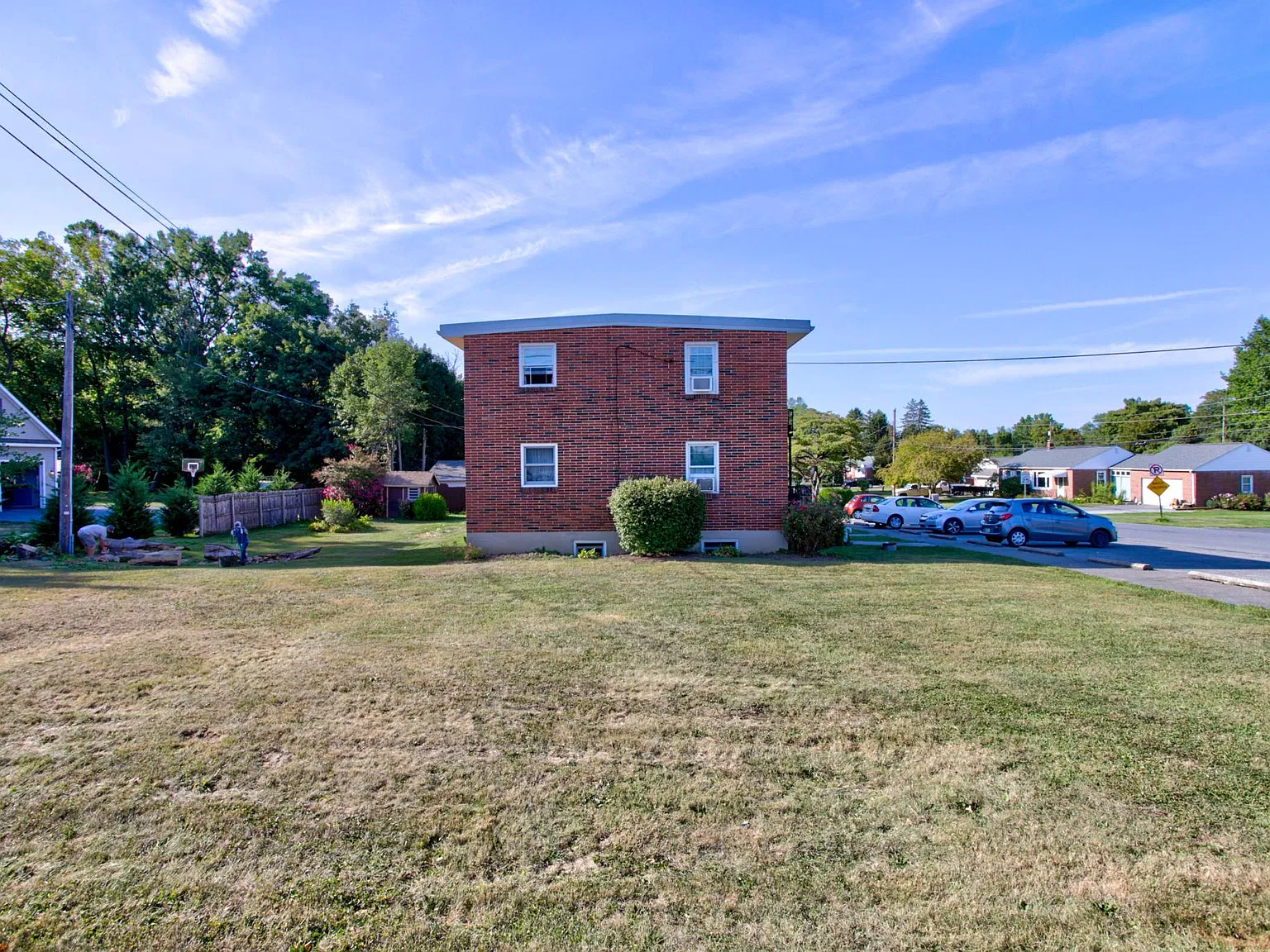 2 Park Circle Dr — Photo 3