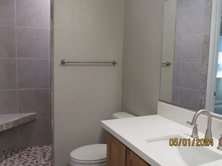 1045 Melrose Dr — Photo 9