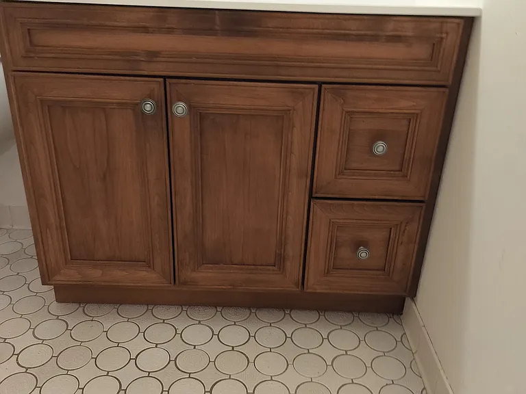 Soft close drawers.