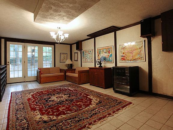 3rd image of 2824 Sedgewick Dr