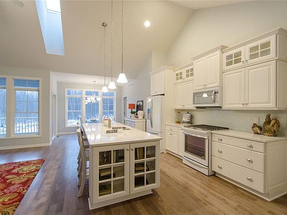4th image of 6020 Woodvine