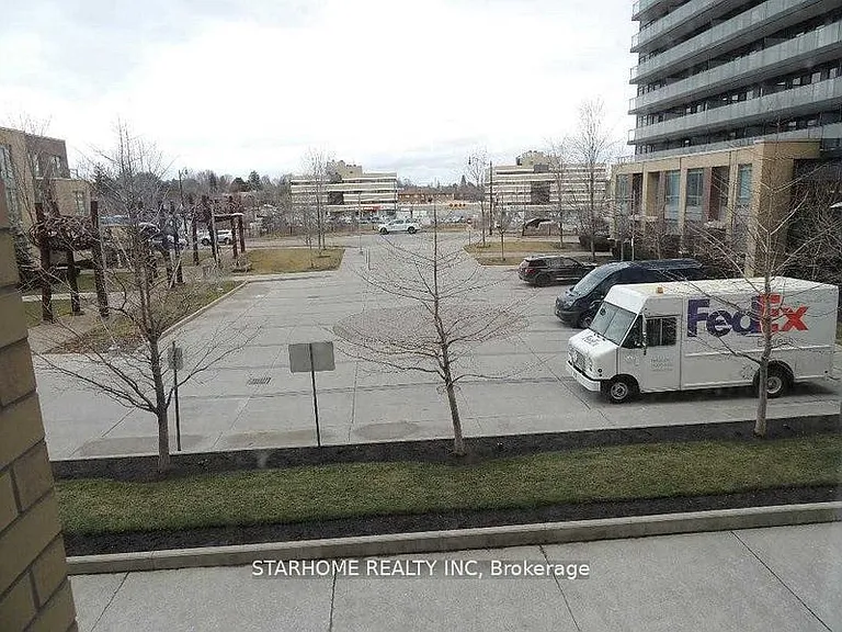 29 Singer Ct #Townhouse 02 — Photo 16