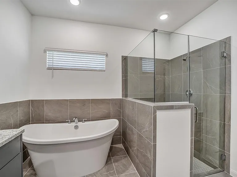11943 Pondwood Dr — Photo 17