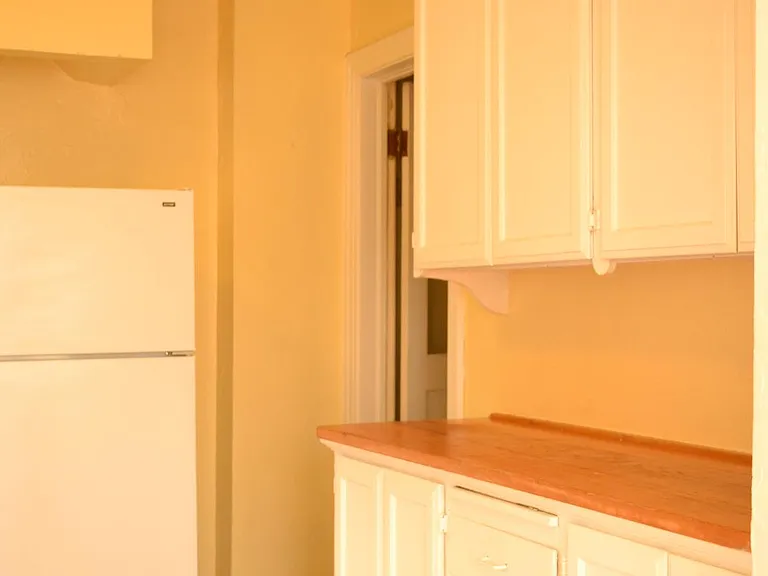 401 W Hill St — Photo 11