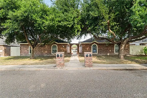 2100 Aruba Dr Photo 1