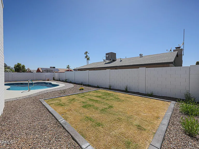 11202 N 43rd Dr — Photo 31
