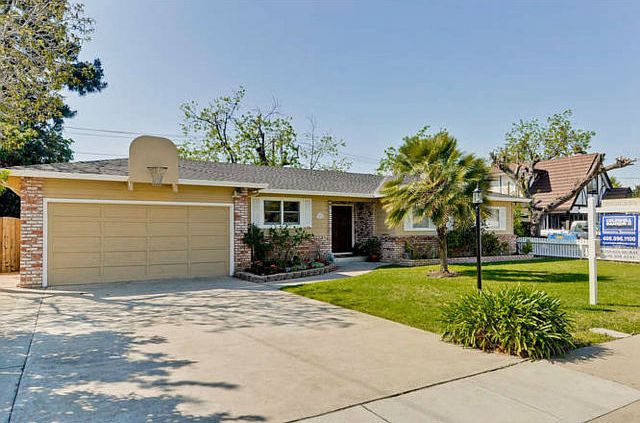 1st image of 933 Almarida Dr