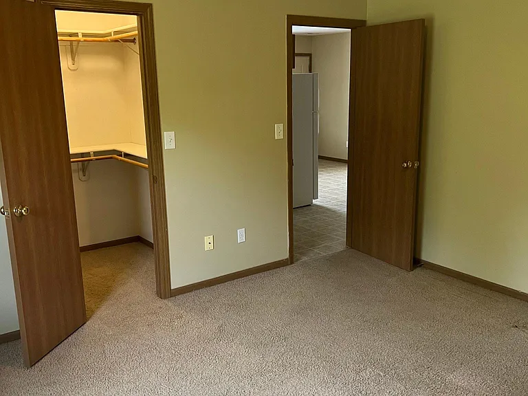 2626 E Oakbrook Dr #B — Photo 11
