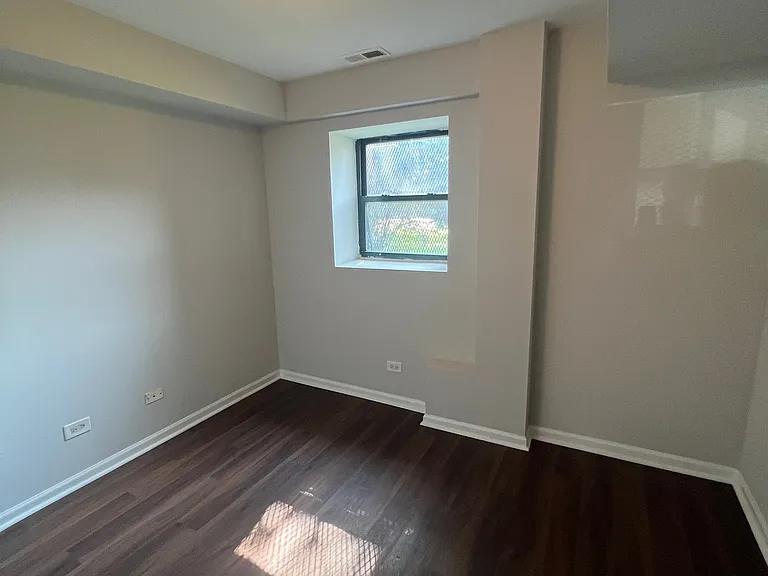 5003 S Prairie Ave #G — Photo 6