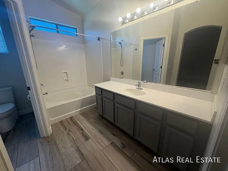 17044 W Bristol Ln — Photo 13
