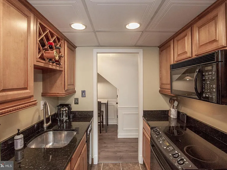 4615 Macarthur Blvd NW — Photo 8