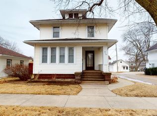 314 N 11th St, Cherokee, IA 51012