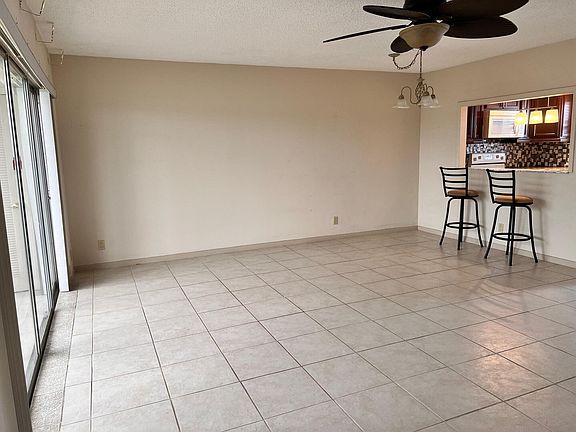 5th image of 715 Lori Drive #309