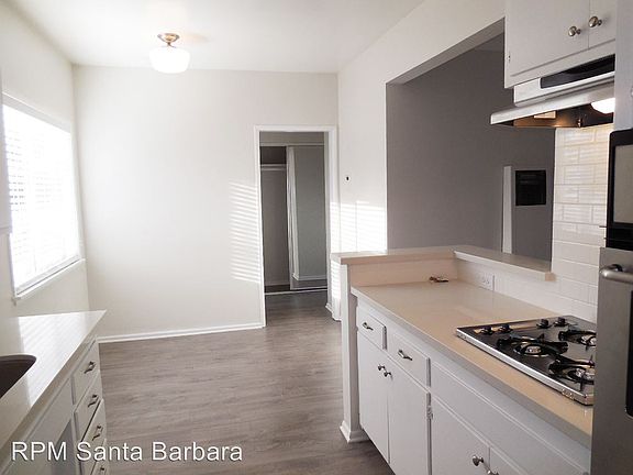 5th image of 48 Broadmoor Plz APT 10