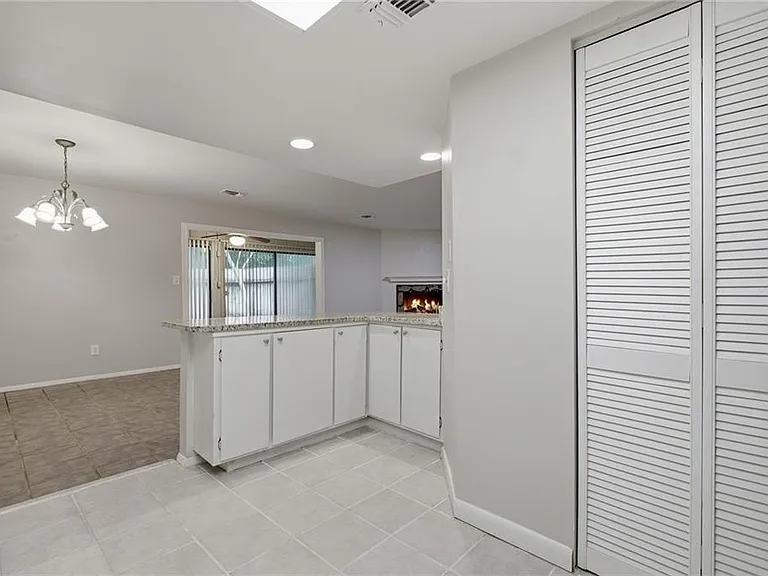 2183 Surrey Ct SE — Photo 7