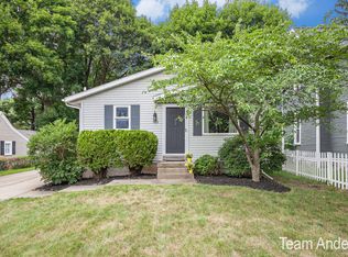 763 Three Mile Rd NE, Grand Rapids, MI 49505