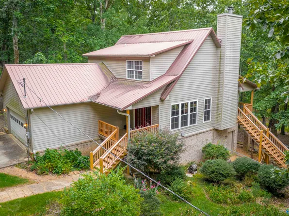 152 Hood Rd, Rainbow City, AL 35906