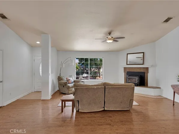 24332 Round Up Way, Apple Valley, CA 92308