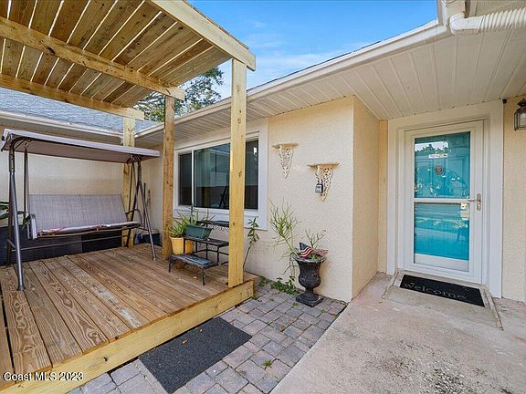 4th image of 750 Oak Park Cir