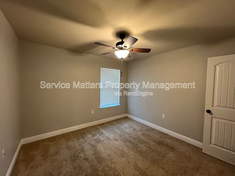 4496 Fiske St — Photo 31