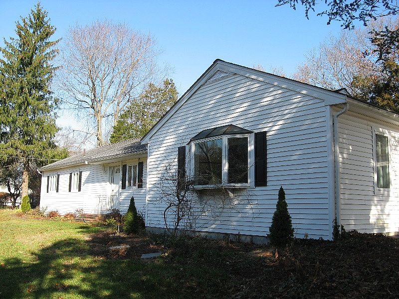 297 Central St, Avon, MA 02322 Zillow