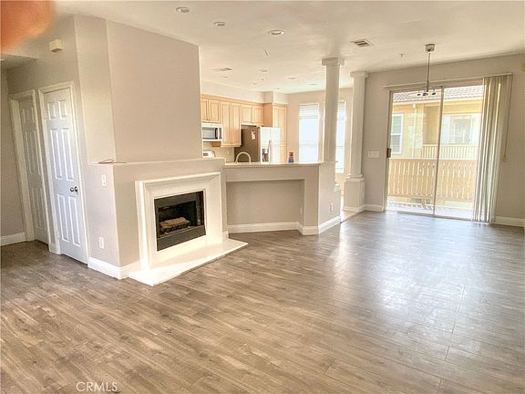 5th image of 533 W Summerfield Cir