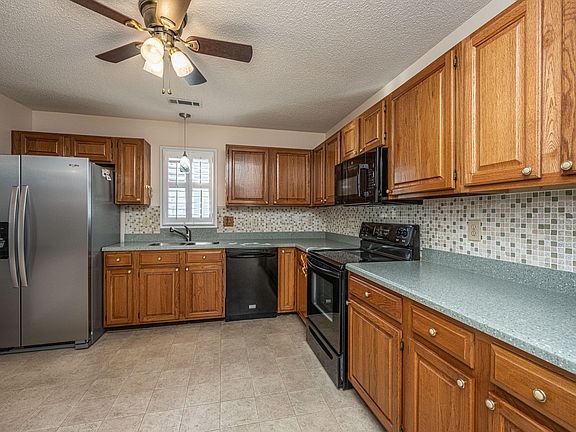 4th image of 2466 Shadowcreek Ct