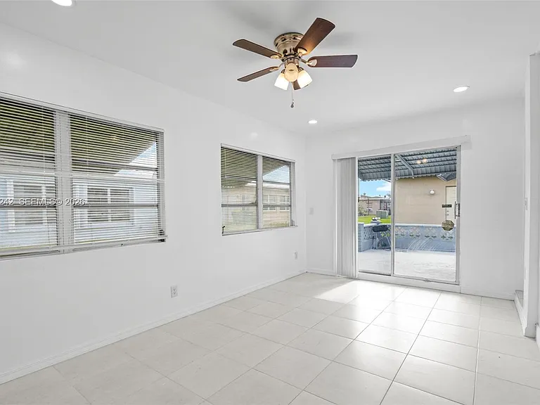 7505 NW 58th St — Photo 12