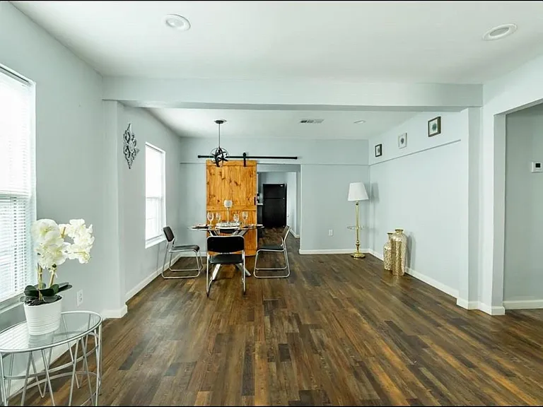 411 Harris Ave — Photo 4