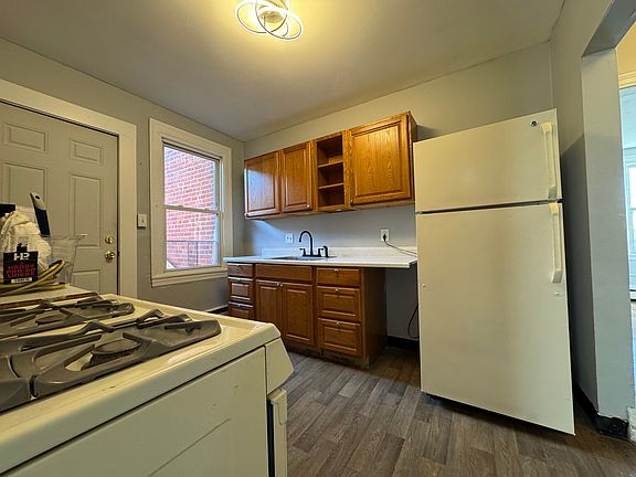 5th image of 198 S Marshall St #2C