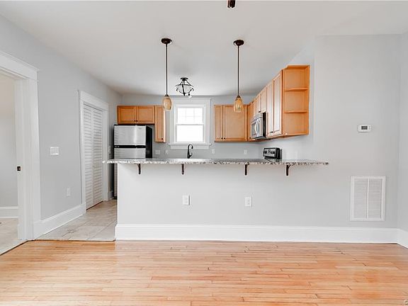 4th image of 3123 North Ave