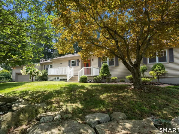 20 Prindiville Avenue, Waterford, CT 06385