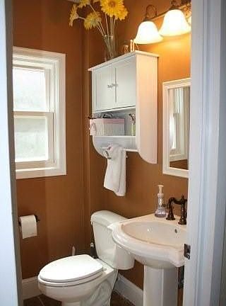 New downstairs bathroom -- updated 4/2007