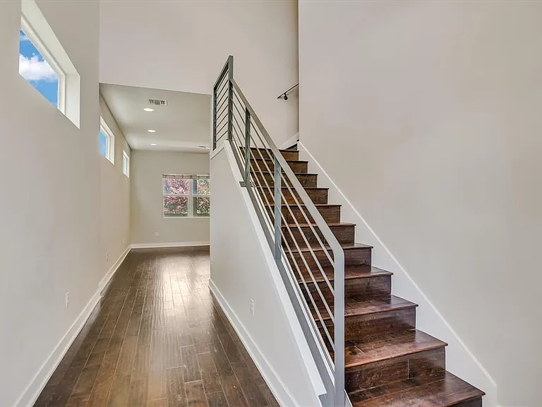 7125 Boyle Dr — Photo 11