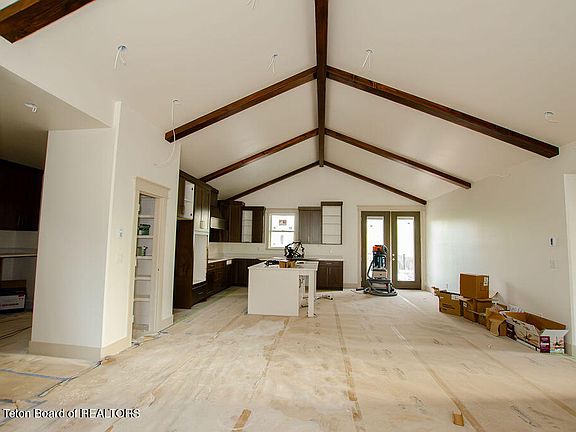 2nd image of 10 Porto Rd