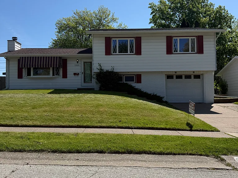 3309 S Hampton Dr — Photo 1