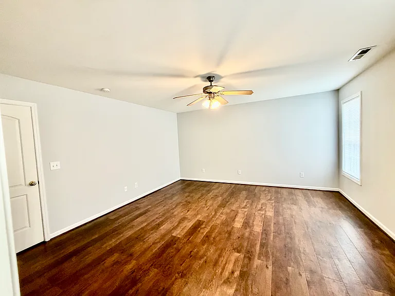 3935 Blairwood St — Photo 13