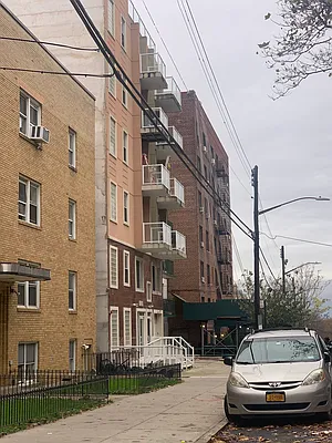 Rented by 18 REALTY | media 20