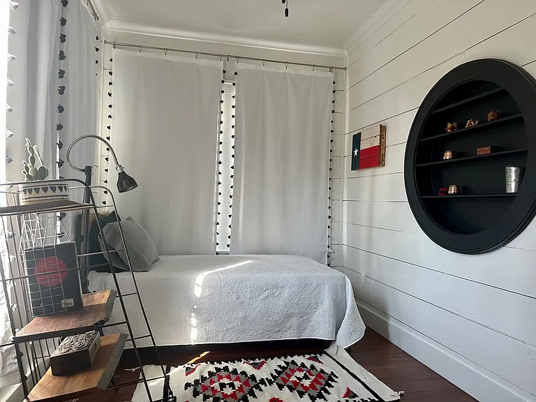 522 Herring Ave — Photo 5