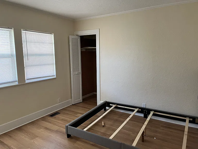 1564 E Laird Ave — Photo 2