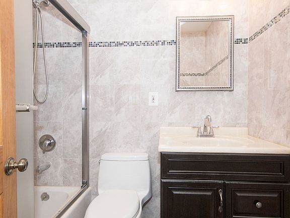 4th image of 23-39 33rd St #2F