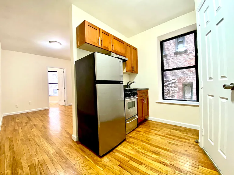 236 E 80th St #3 — Photo 1