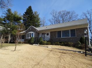 110 Fox Meadow Rd, Scarsdale, NY 10583