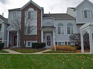 2237 Dawson Ln, Algonquin, IL 60102